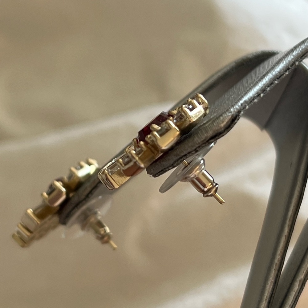 NWT RARE & Retired Kendra Scott Atticus Earrings Berry CZ’s Yellow Gold Perfect! - Picture 11 of 13